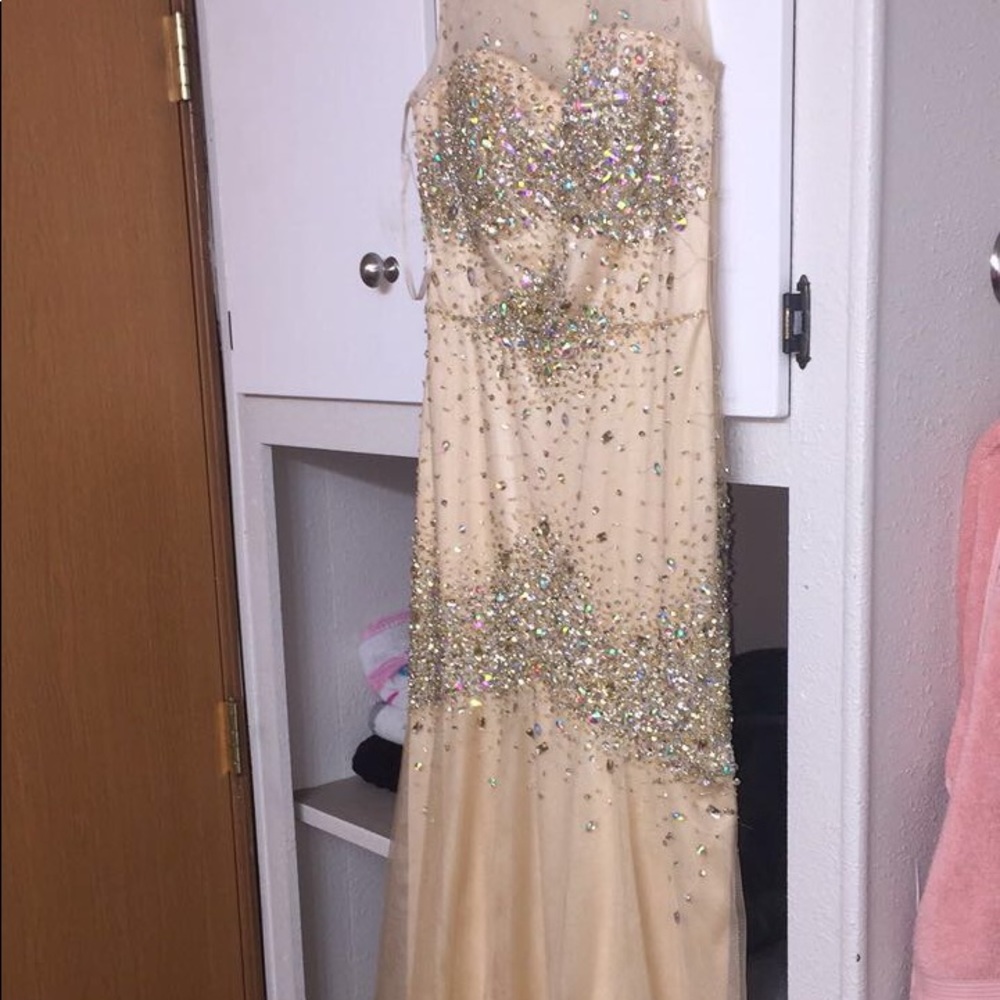 Prom dress - Picture 2 of 3